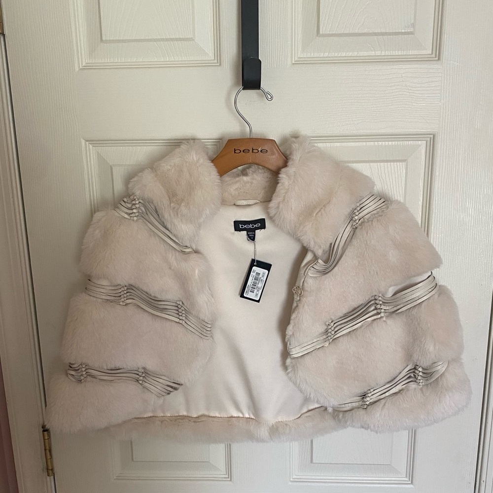 Bebe Bone Faux Fur Caplet w/ Leather Trim. Small
